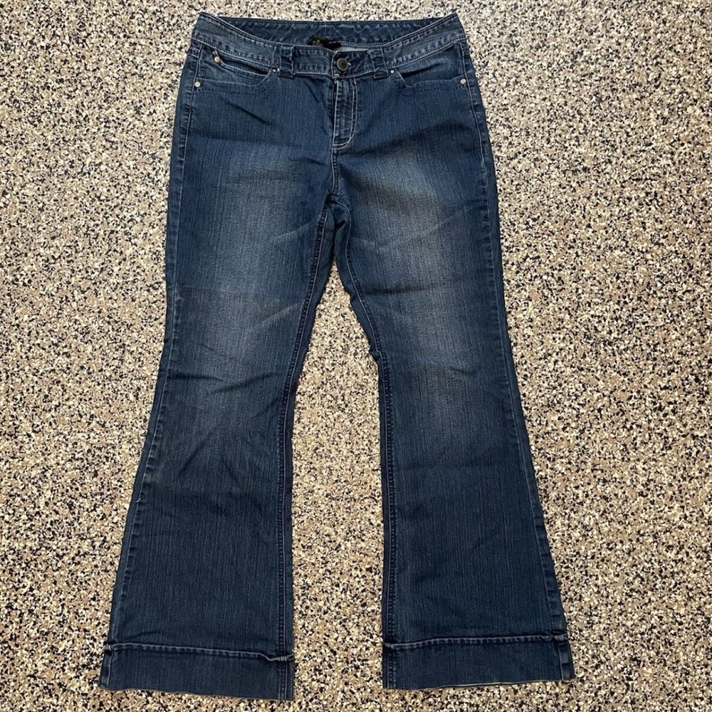 Bootcut Cuffed Trendy jeans Sz 12 Women’s INC Great Fit Flattering
